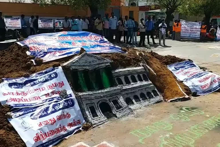 Election awareness through sand sculpture in Madurai