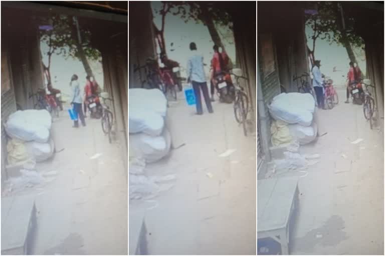 thieves steal bicycle from outside house in sahibganj