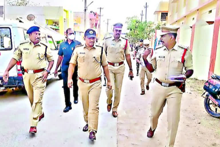 ananthapur sp satya yesubabu oversees polling centres in guntakallu