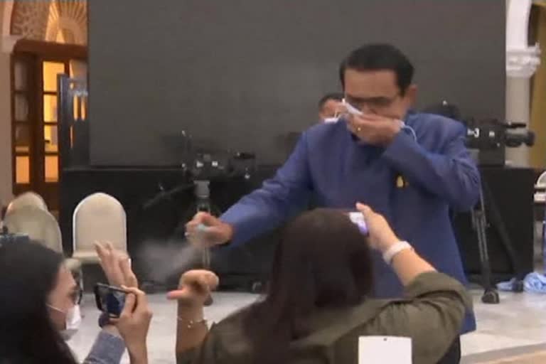 Thai PM ends presser by spraying reporters with disinfectant