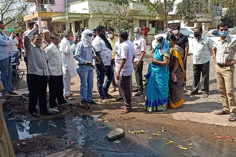 Mayor instructed to complete work of gutters in Jalgaon city in 8 days