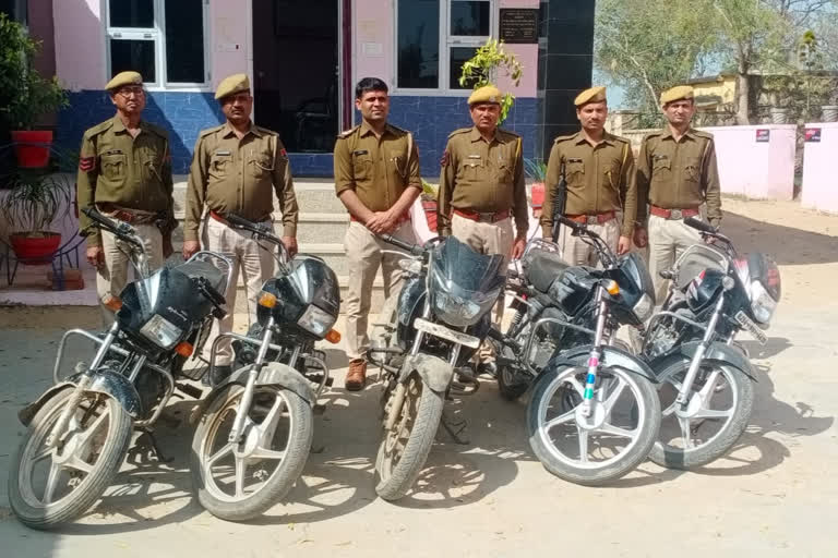 नाबालिग वाहन चोर दस्तयाब, Minor vehicle thief arrested in Karauli