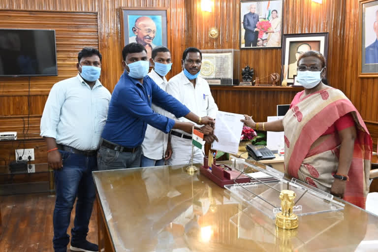 delegation of tribal Sengal campaign met Governor in Ranchi