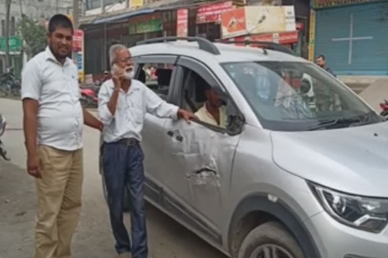 ৰঙিয়াত ৰাইজৰ দলৰ প্ৰাৰ্থী হৰেশ্বৰ বৰ্মনৰ গাড়ী দুৰ্ঘটনাগ্ৰস্ত