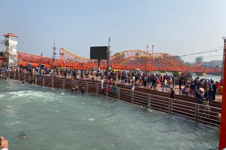 Preparations in full swing in Haridwar for Kumbh Mela, first holy bath is on 'Shivratri',  Preparations in full swing in Haridwar for Kumbh Mela,  first holy bath is on 'Shivratri',  Haridwar for Kumbh Mela,  Kumbh Mela,  Haridwar , Shivratri,  കുംഭമേളക്ക് ഒരുങ്ങി ഹരിദ്വാര്‍; കൊവിഡ് നെഗറ്റീവ് സര്‍ട്ടിഫിക്കറ്റ് നിര്‍ബന്ധം,  കുംഭമേളക്ക് ഒരുങ്ങി ഹരിദ്വാര്‍,  കൊവിഡ് നെഗറ്റീവ് സര്‍ട്ടിഫിക്കറ്റ് നിര്‍ബന്ധം,  കുംഭമേള,  ഹരിദ്വാര്‍,  കൊവിഡ് നെഗറ്റീവ് സര്‍ട്ടിഫിക്കറ്റ് , ചീഫ് സെക്രട്ടറി ഓം പ്രകാശ് ,