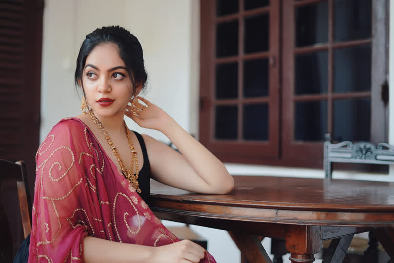 BRAHMAM MOVIE actress ahaana krishna CLARIFICATION EXCLUDING AHAANA FROM CAST  'ഭ്രമം' സിനിമാ വിവാദം  'ഭ്രമം' സിനിമാ വിവാദം വാര്‍ത്തകള്‍  EXCLUDING AHAANA FROM CAST  BRAHMAM MOVIE actress ahaana krishna  പൃഥ്വിരാജ് അഹാന വാര്‍ത്തകള്‍