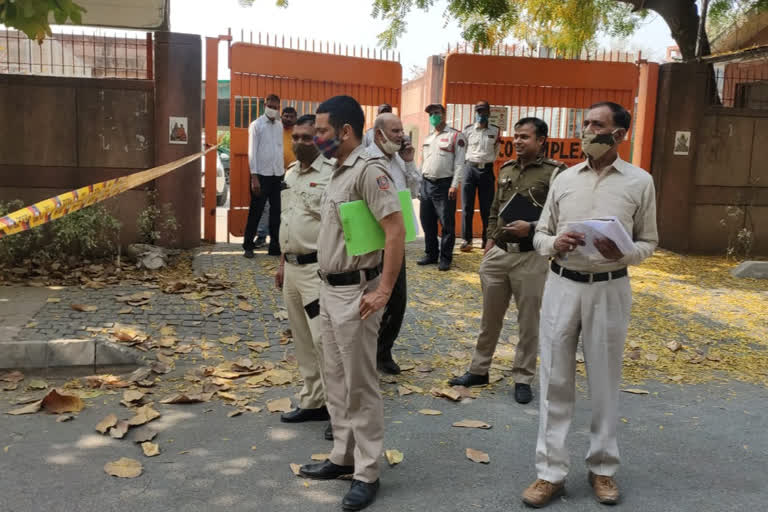 bike-riders-fired-at-a-person-riding-a-car-in-south-delhi