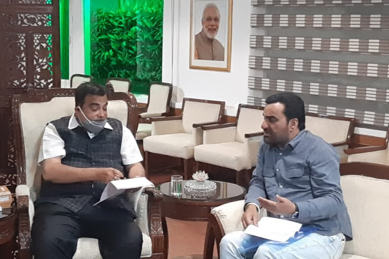 नितिन गडकरी से मिले हनुमान बेनीवाल, Hanuman Beniwal meets Nitin Gadkari