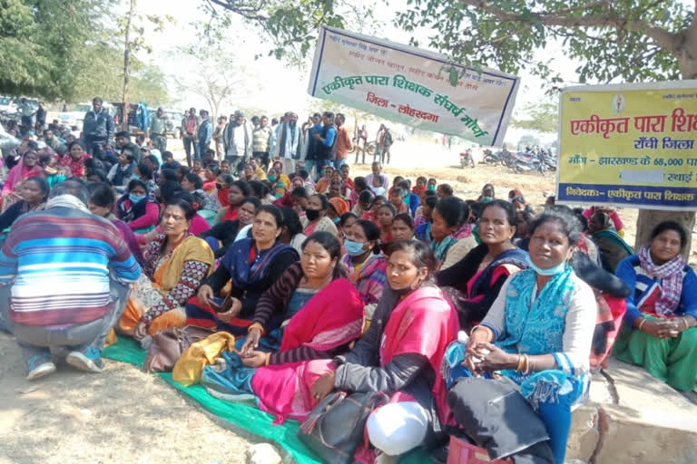 para teachers gave ultimatum to hemant government in ranchi