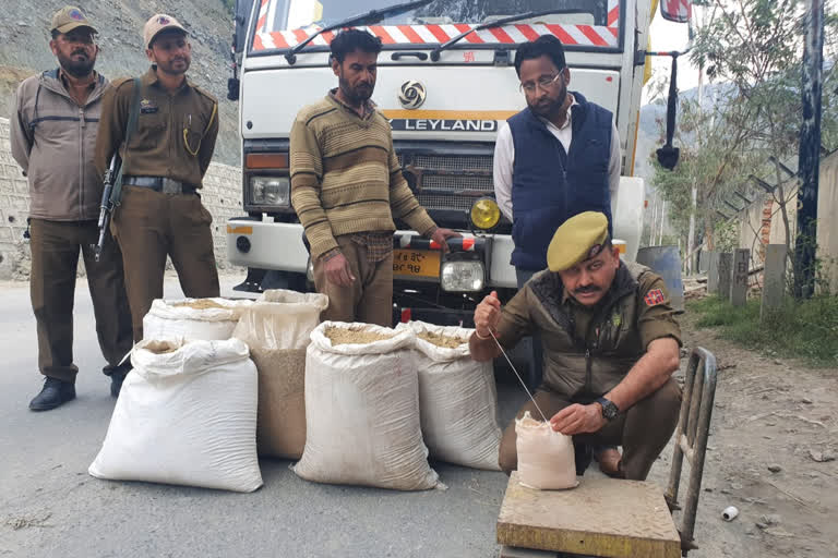 narcotic smuggler held with 100 kg poppy straw in Ramban