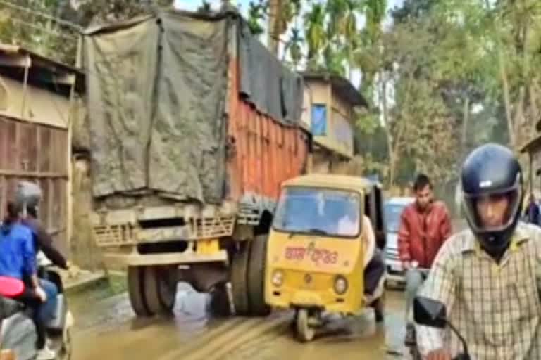 সোণোৱাল চৰকাৰৰ পৰিৱৰ্তনে চুব নোৱাৰা দেৰগাঁও সমষ্টিৰ এটা পথ