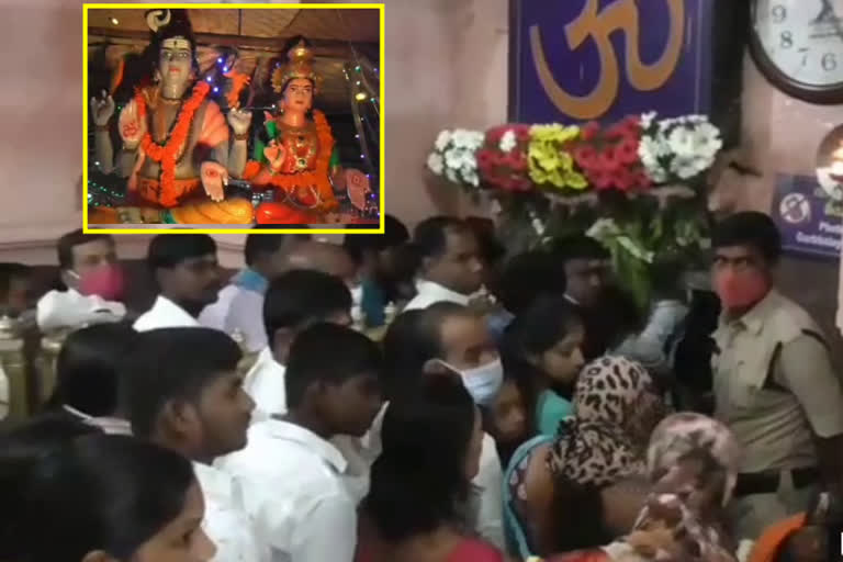 huge crowd of devotees at sri kethaki sangameshwara temple in jarasangham in sangareddy district