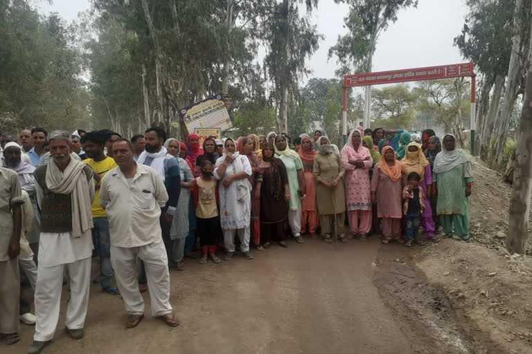 dhanora villagers road jammed due to drinking water crisis  in Yamunanagar