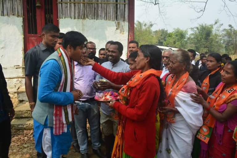 Congress and AGP members joined in BJP at Naharkatia