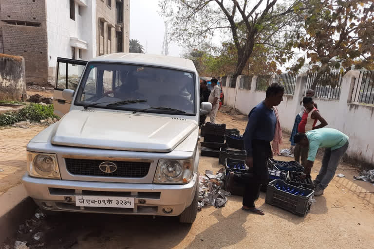 liquor recovered from unclaimed Tata Sumo