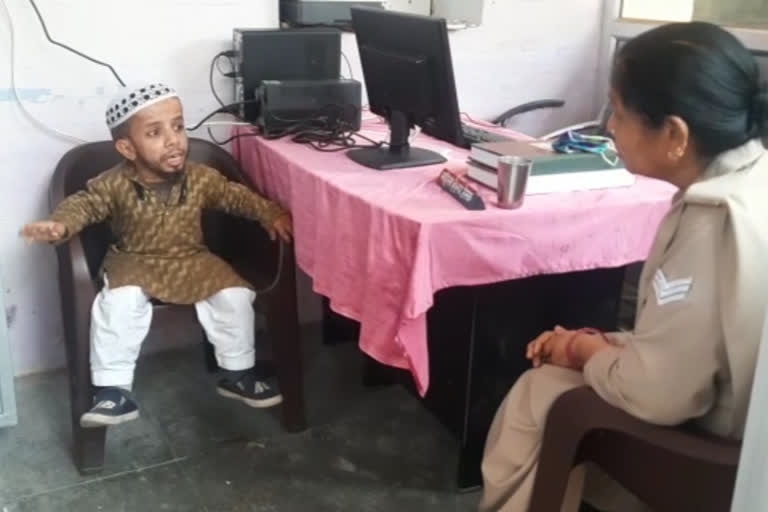 pistachio man reached the women's police station for his wedding