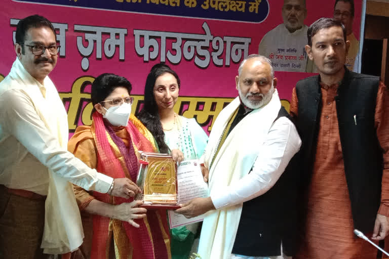 Women honored in Nari Shakti Samman ceremony in Delhi