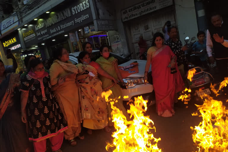 burnt effigy of Bhupendra Singh Hooda