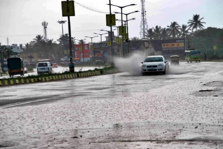 Thunderstorms in Delhi  Rainfall in Delhi  Delhi temperature  Delhi rains  ಭಾರೀ ಮಳೆಯ ಎಚ್ಚರಿಕೆ ನೀಡಿದ ಐಎಂಡಿ  ಕರ್ನಾಟಕದಲ್ಲಿ ಭಾರೀ ಮಳೆಯ ಎಚ್ಚರಿಕೆ ನೀಡಿದ ಐಎಂಡಿ  ಭಾರೀ ಮಳೆಯ ಎಚ್ಚರಿಕೆ ನೀಡಿದ ಐಎಂಡಿ ಸುದ್ದಿ