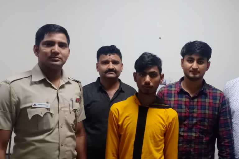 delhi police arrested servant and father