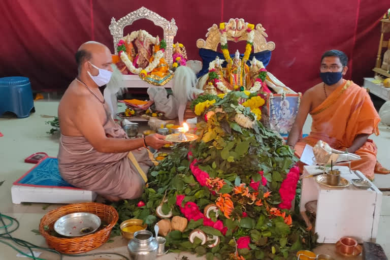 shivaratri celebrations at ramalingeswara swamy temple in yadadri bhuvanagiri district