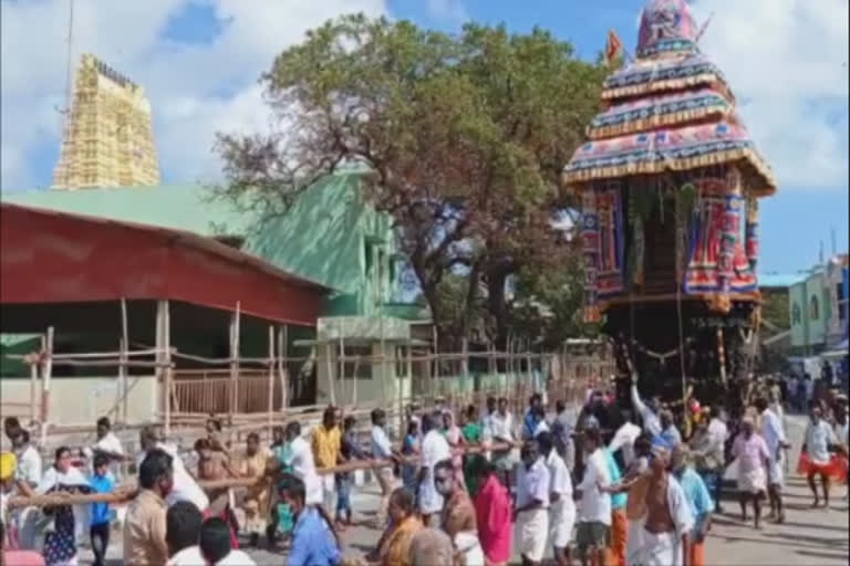 ராமநாதபுரம் திருக்கோயிலில் தேரோட்டம்