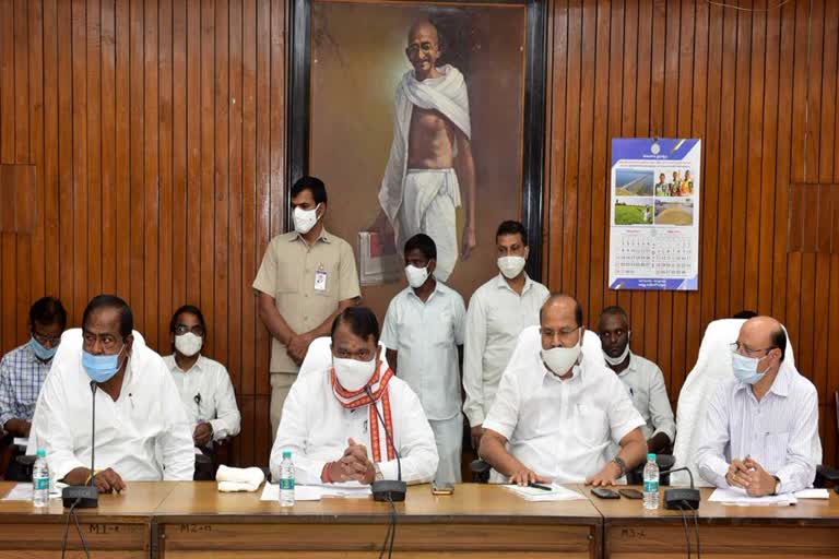 speaker-pocharam-srinivas-reddy-review-with-cs-and-dgp-on-budget-meetings-in-hyderabad