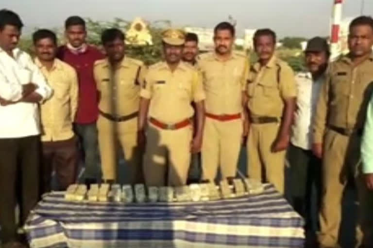 పంచలింగాల చెక్‌పోస్ట్‌ వద్ద తనిఖీలు