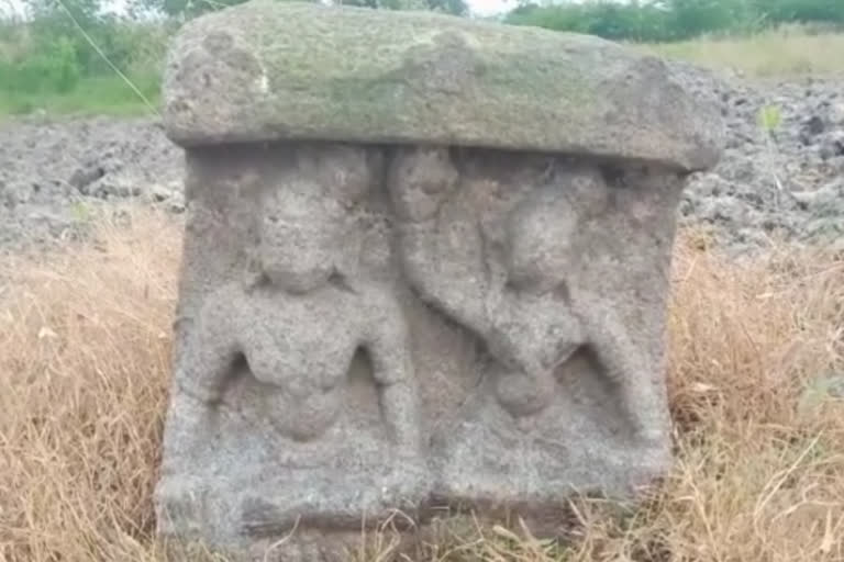 inscription near Madurai, தே.கல்லுப்பட்டி, மதுரை, முனைவர் து.முனீஸ்வரன், சிவை, தூய தமிழ் பெயர்களுடன் 17ஆம் நூற்றாண்டு கல்வெட்டு கண்டுபிடிப்பு, மதுரை அருகே தூய தமிழ் பெயர்களுடன் 17ஆம் நூற்றாண்டு கல்வெட்டு கண்டுபிடிப்பு, Discovery of 17th century inscription with pure Tamil names near Madurai,  17th century Inscription discovered, மாலைக்கோவில், Madurai Latest, T.Kallupatti