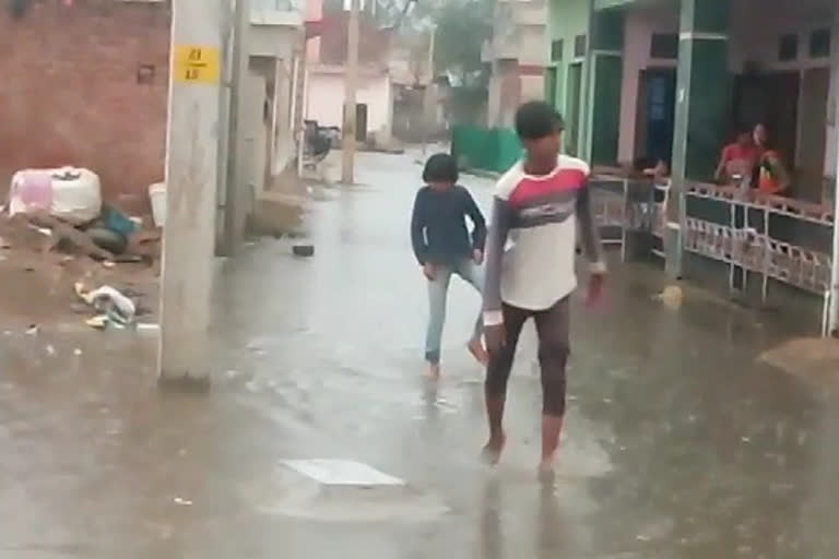 neemkathana news,waterlogging in lower slum