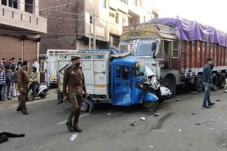 Two killed four injured in Narwal road accident