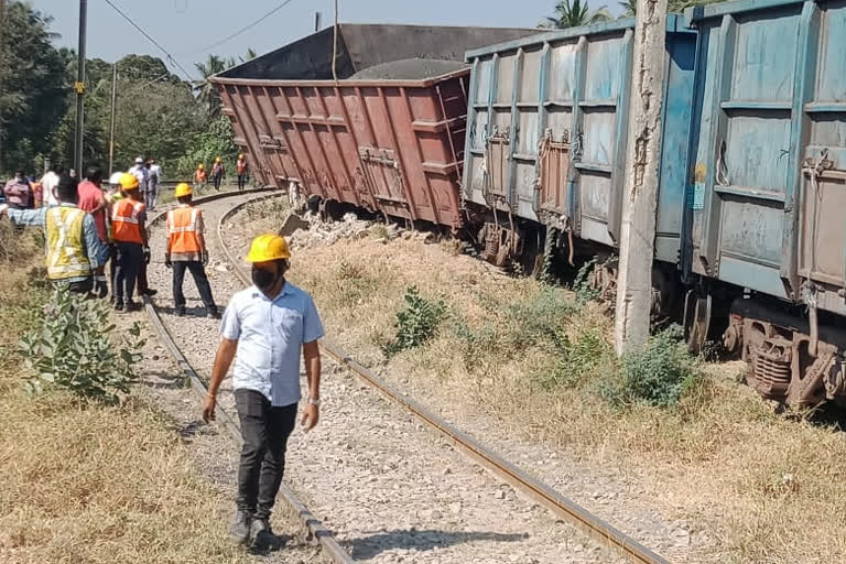 கோயம்புத்தூர் ரயில் தடம் புரண்டது