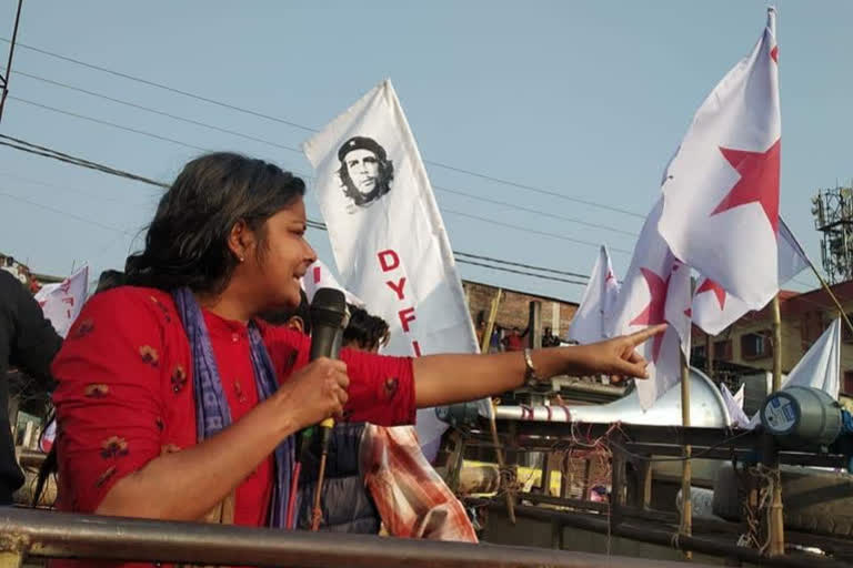 প্রতি মাসে পার্টি থেকে পাওয়া 5 হাজার টাকাই ভরসা মিনাক্ষীর