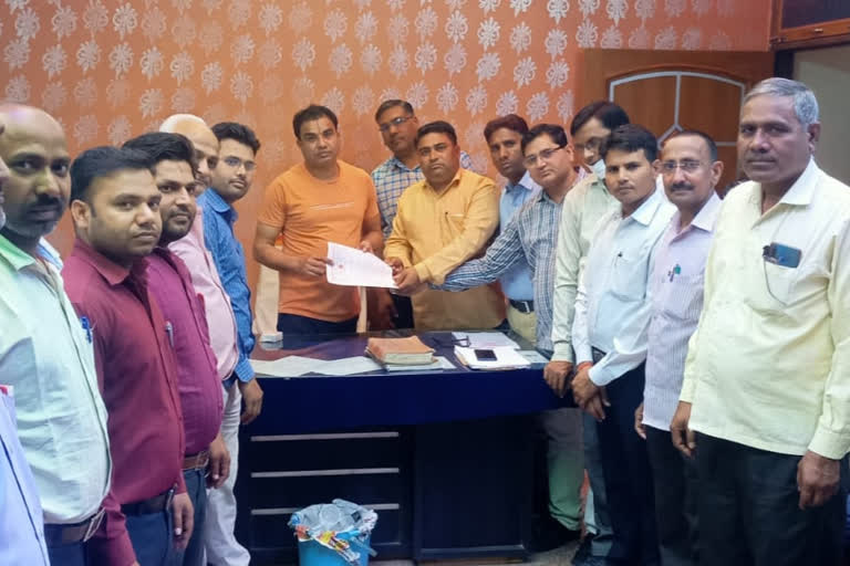 Resla submitted memorandum to MLA, रेसला ने विधायक को सौंपा ज्ञापन