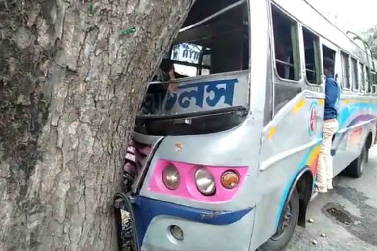 bus-accident-in-tehatta-injured-11