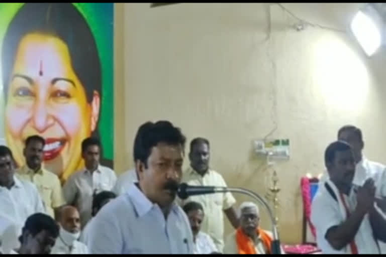 வேட்பாளர் அறிமுக கூட்டத்தில், ’ஒற்றுமை இல்லாததே’ சென்ற முறை தோற்றதற்கு காரணம் என அமைச்சர் சி.வி.சண்முகம் பேசினார்.