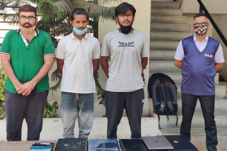 Three arrested from Ahmedabad for online shopping fraud  Card data purchased from Pakistani citizens  Online shopping  purchasing stolen card data from Pakistani citizens  dark web  ഡാർക്ക് വെബ്  ബാങ്ക് കാർഡുകളുപയോഗിച്ച് കോടികൾ ചെലവഴിച്ച മൂന്നുപേർ അറസ്‌റ്റിൽ  ഡാർക്ക് വെബിലൂടെ ബാങ്ക് കാർഡുകളുപയോഗിച്ച് കോടികൾ ചെലവഴിച്ച മൂന്നുപേർ അറസ്‌റ്റിൽ