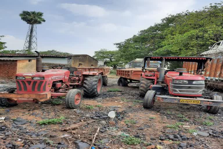 Raids on illegal sand transportation in Hazaribag