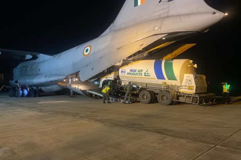 IAF  airlifting oxygen containers from other nations