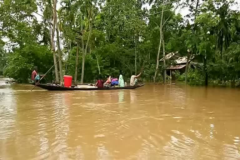 23 districts people affected Assam floods അസമിലെ പ്രളയം സംസ്ഥാന ദുരന്ത നിവാരണ അതോറിറ്റി ദുരന്ത ബാധിത ജില്ലകൾ