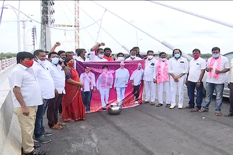 cm kcr, karimnagar corporators 