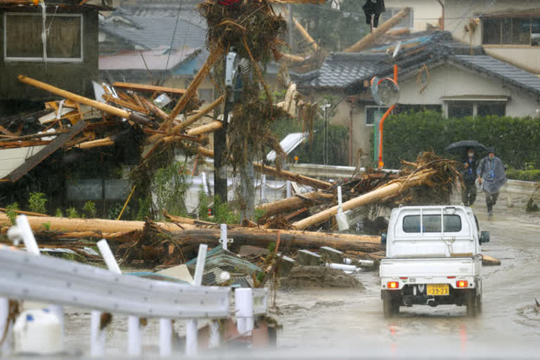 Japan flood Kyushu region Kuma River Fukuoka Japan disaster management agency Antonio Guterres കുമ നദി നഴ്സിംഗ് ഹോമിലെ 14 വൃദ്ധരും ജപ്പാനിലെവെള്ളപ്പൊക്കx മരിച്ചവരുടെ എണ്ണം ക്യുഷു