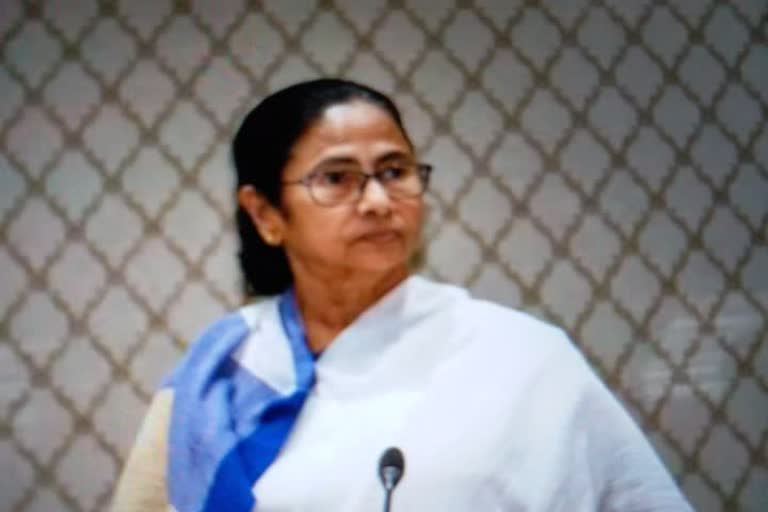 Mamata writes a letter to the Governor and gives a stern reply