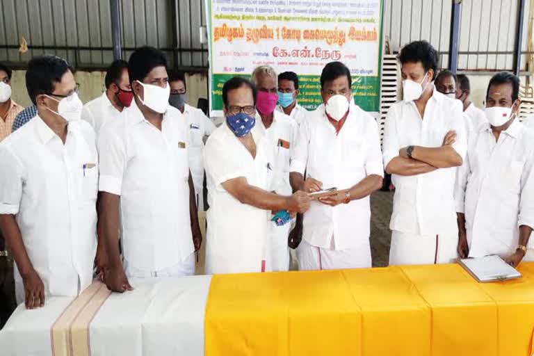 trichy farmers signature campaign