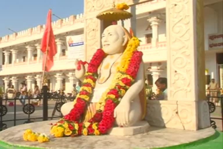 guru vaibhava fest at mantralaya