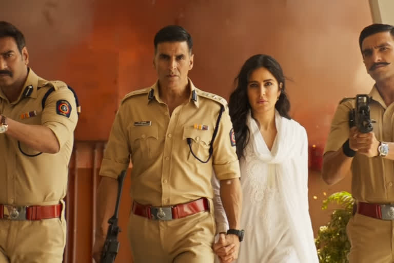 Akshay Ajay Ranveer Katrina Rohit Shetty Suryavanshi Official Trailer out now  സൂര്യവന്‍ഷി ഏപ്രിലില്‍ തിയേറ്ററുകളില്‍  അക്ഷയ്‌ കുമാര്‍ സൂര്യവന്‍ഷി  അക്ഷയ്‌ കുമാര്‍ സിനിമകള്‍  അക്ഷയ്‌ കുമാര്‍ വാര്‍ത്തകള്‍  Suryavanshi Official Trailer  Suryavanshi news