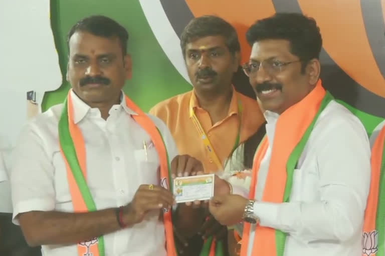 DMK MLA Saravanan joins BJP ahead of TN polls