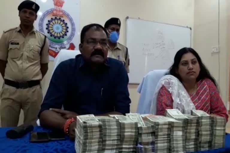 Mahasamund police arrested man going from Odisha to Raipur with 41 lakh cash