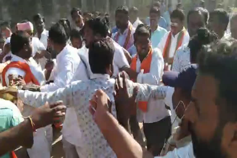 Clashes between Trs and BJP at polling station