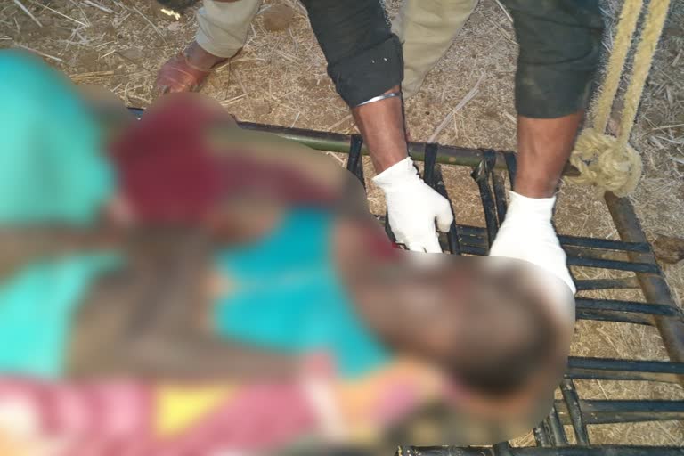 कुएं में मिला अज्ञात महिला का शव, Dead body of unidentified woman found in a wel